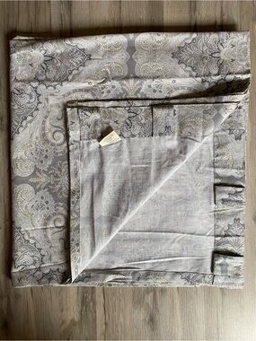 Envogue Elegant Paisley Jacquard Panel Set Stone Gray & Soft Beige with shimmer